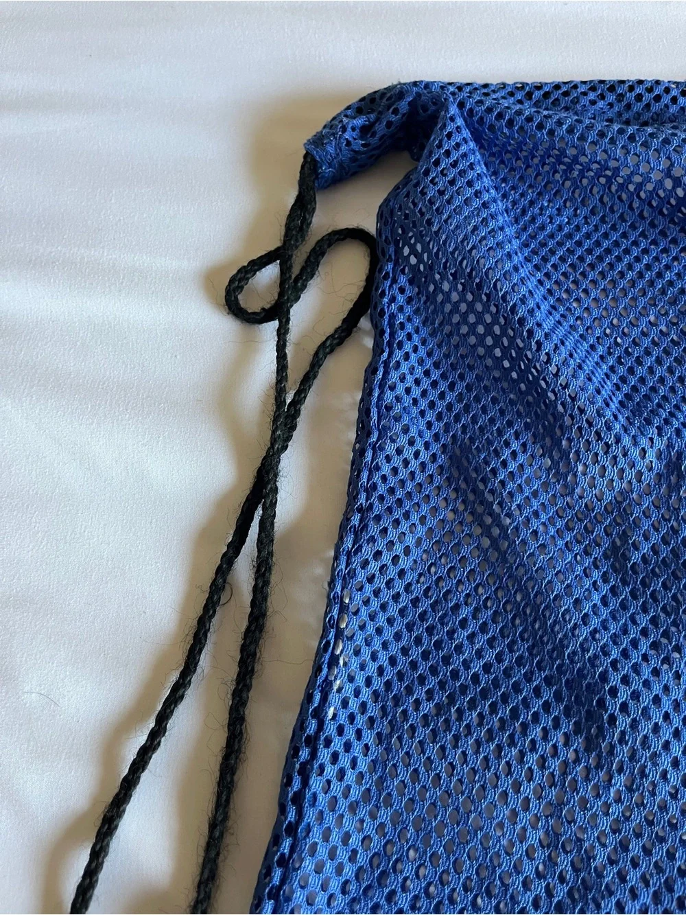 Sporti Blue Mesh Drawstring Swim Gear Bag Backpack 14x28 Wet/Dry Travel Sack
